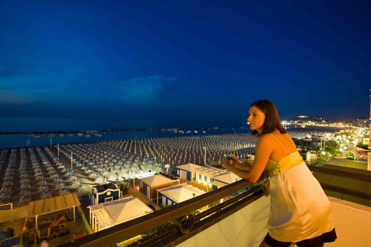 Hotel Negresco Cattolica Exterior foto